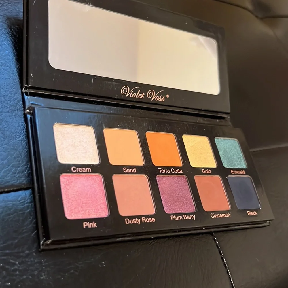 VIOLET VOSS ESSENTIALS - Picture 5 of 5